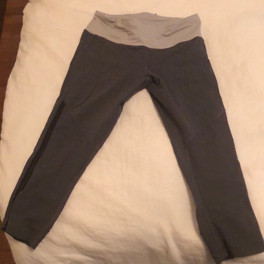 Lululemon Capri exercise pants